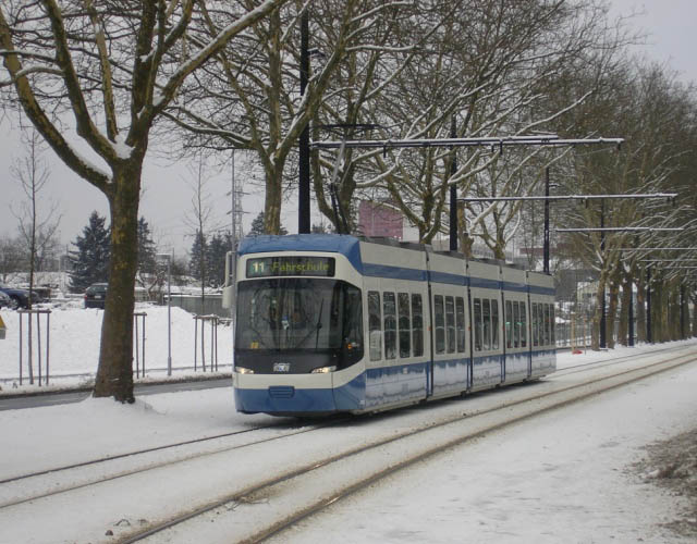 Cobra tram in snow, Thurgauerstrasse